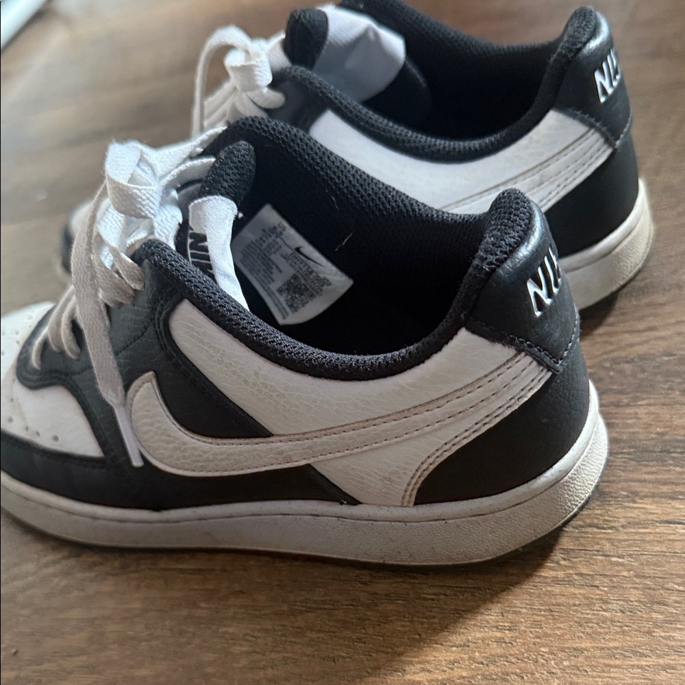 Women’s Nike Court Vision Low - Picture 3 of 5